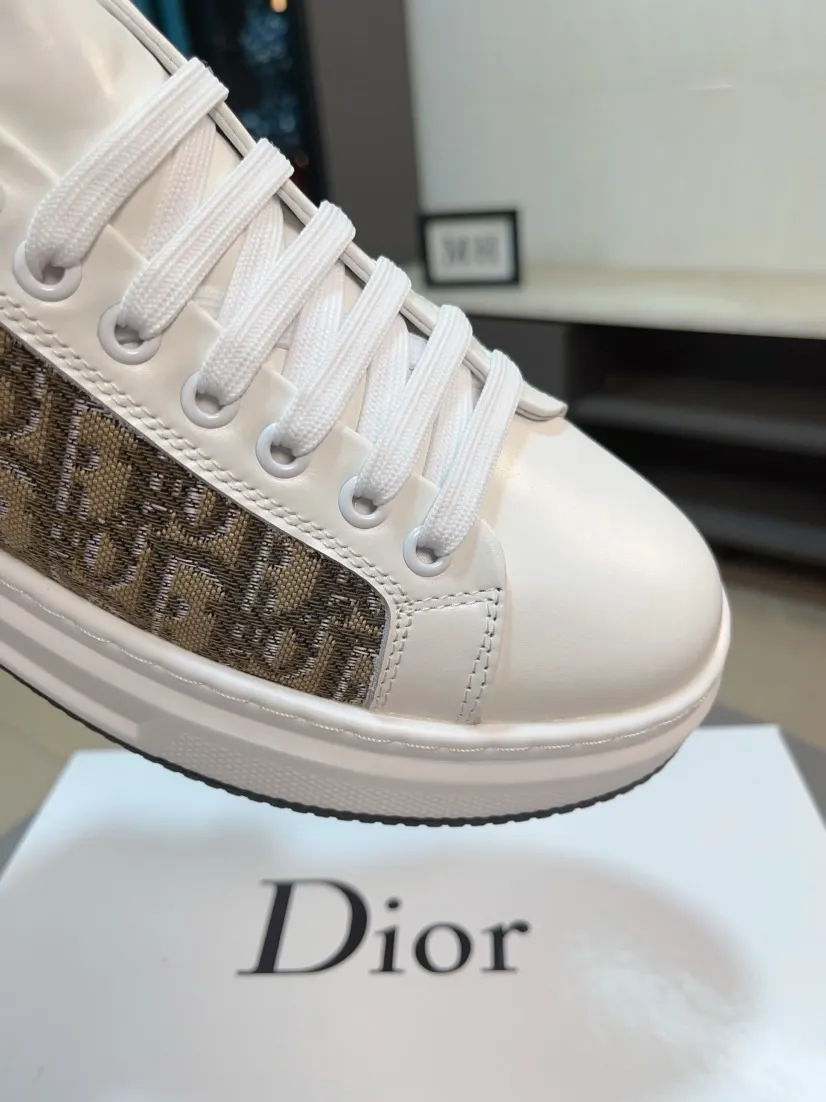 Ex-factory price 400🌹🌹【Dior】Best-selling model, world premiere on official website🔝High-end brand of men's shoes, latest series on official website: The upper is made of imported cowhide with specially designed fabrics➕Mesh breathable lining. Make walking more convenient and comfortable! Compared with the official quality, Midea’s 1:1 replica. Create a fashionable personality to set off your uniqueness! A must-have for trendy men! Classic style. Men's sizes: 38-44.